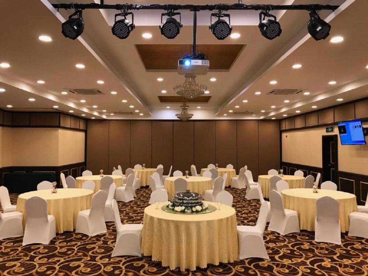 U3 Hotel Субанг-Джая Экстерьер фото